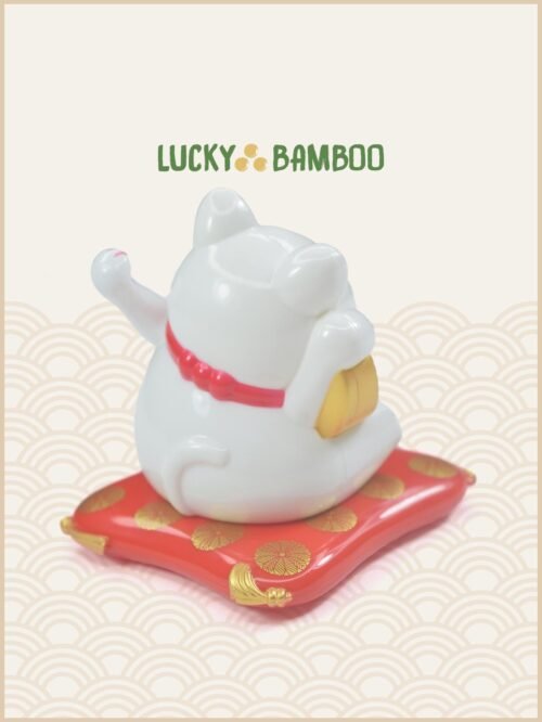 Lucky Bamboo, Maneki Neko